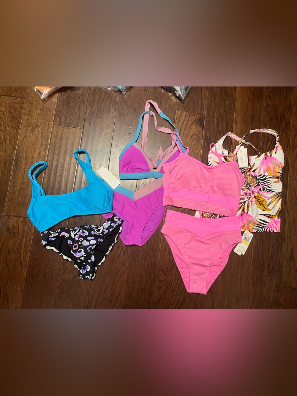 Lot of 7 Pieces Salt + Cove 
Swimwear Mix & Match Medium 
New  MSRP $170 MP1